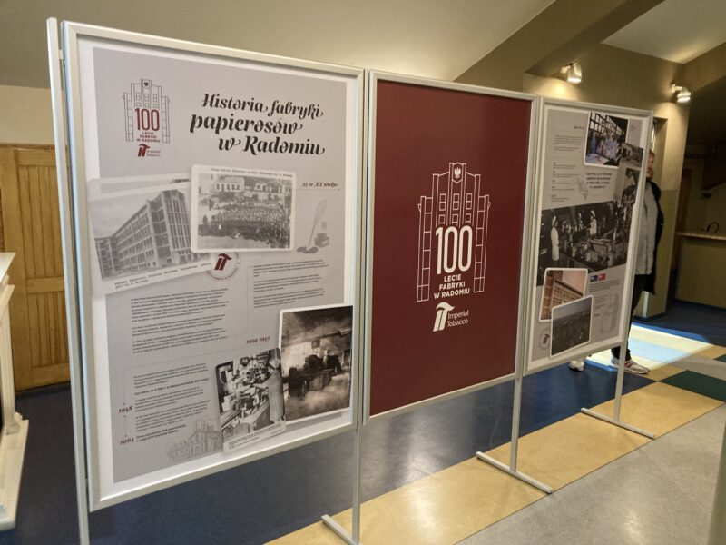 Wystawa 100-lecia fabryki papierosów w Resursie Obywatelskiej w Radomiu